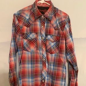 Wrangler “20x” shirt size Medium